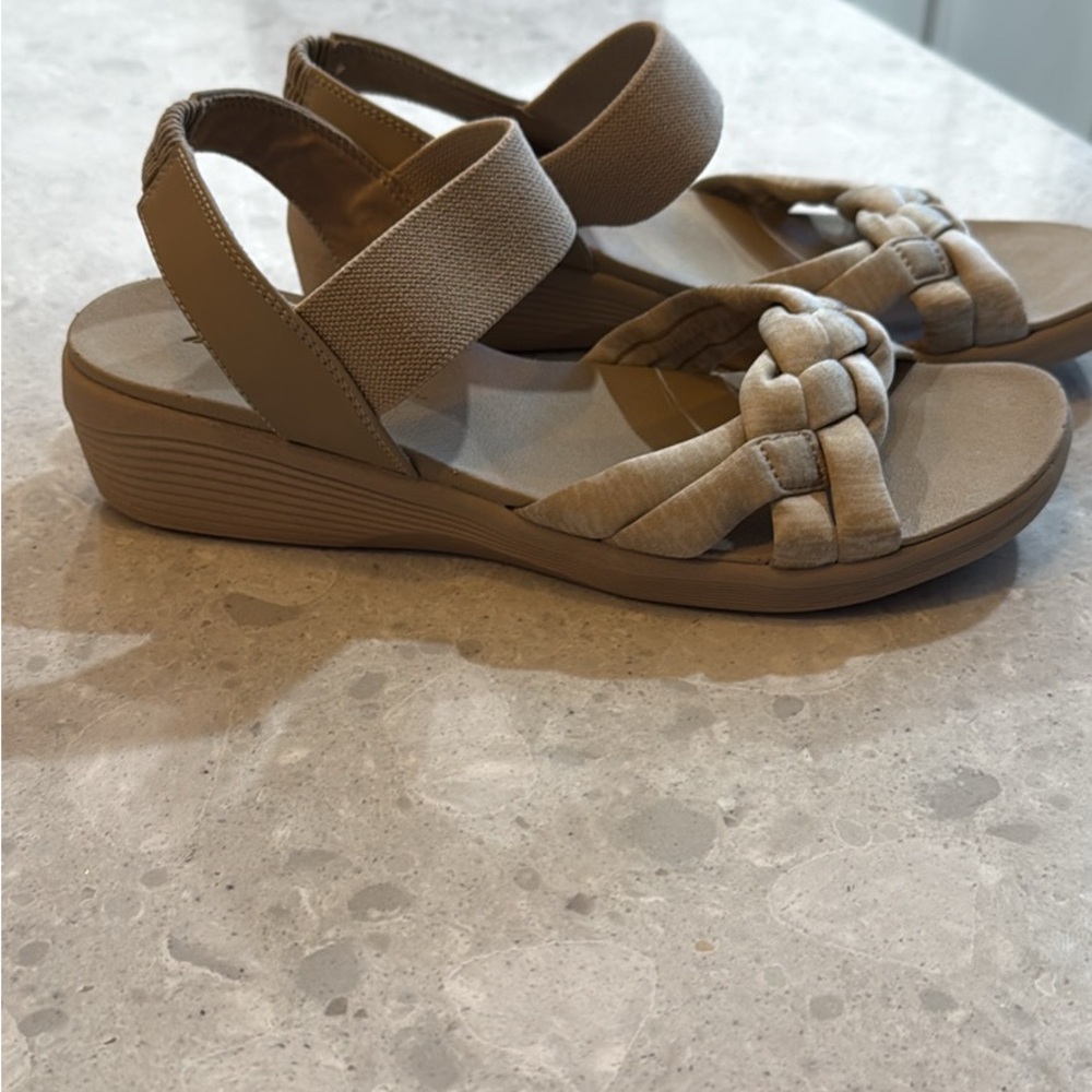 Skechers Women's Beige Wedge Sandals